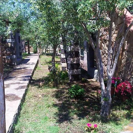 With One Bedroom In With Enclosed Garden And Wifi 400 M From The Beach Apartamento Budoni