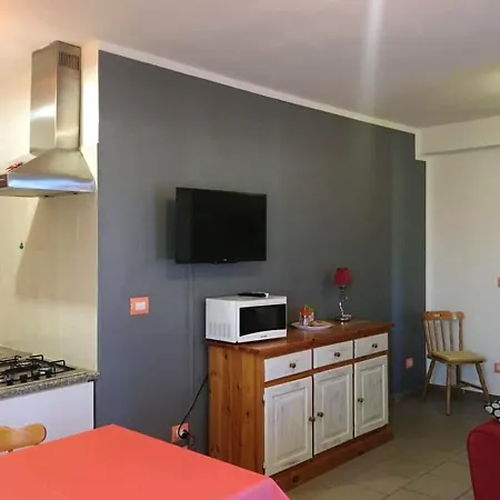 Apartamento With One Bedroom In With Enclosed Garden And Wifi 400 M From The Beach *