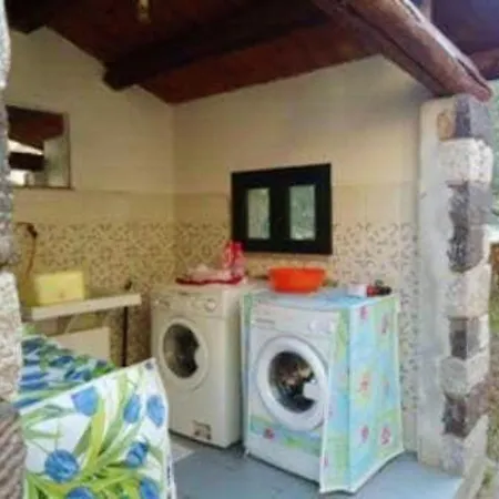 With One Bedroom In With Enclosed Garden And Wifi 400 M From The Beach Budoni
