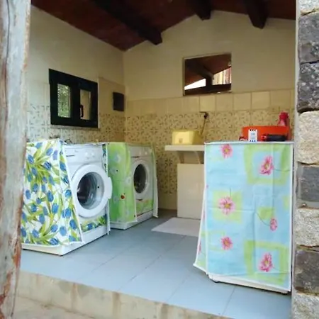 With One Bedroom In With Enclosed Garden And Wifi 400 M From The Beach Apartamento *