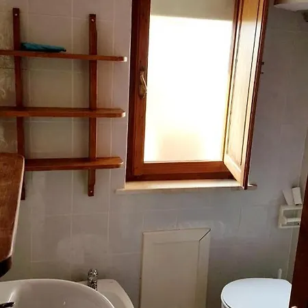 With One Bedroom In With Enclosed Garden And Wifi 400 M From The Beach
